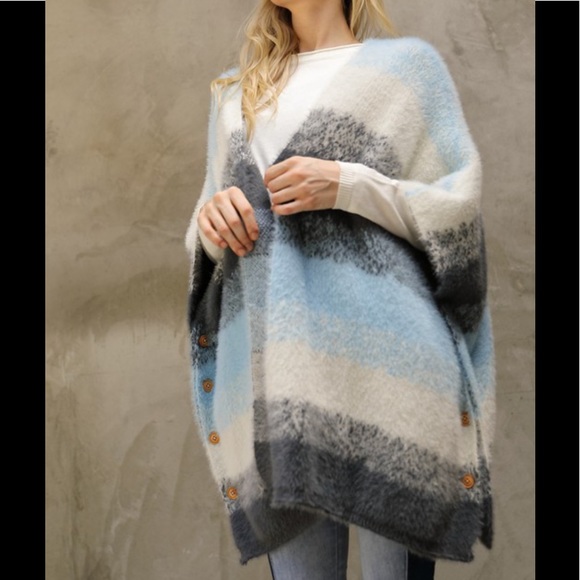 Gorgeous Oversized Sweater - Picture 4 of 7